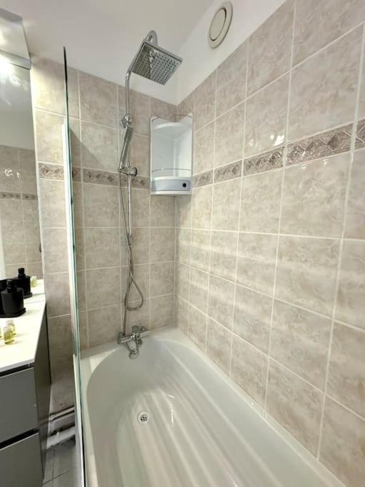 Grand Appartement 3 Chambres Balcon - Partdieu Lione Esterno foto